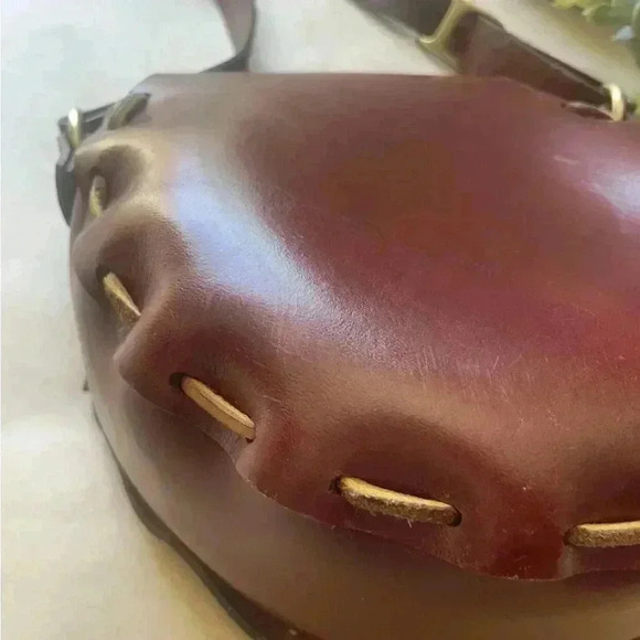 Handmade Leather Crossbody
Purse OS - Picture 4 of 10